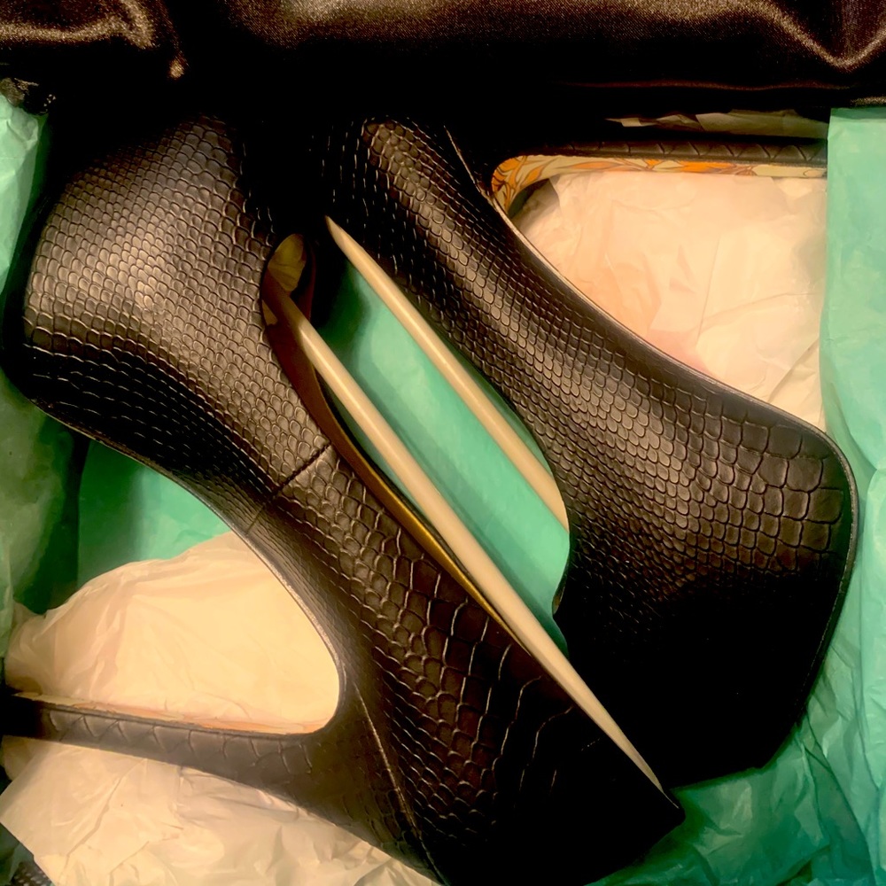 Taylor Says Kaida Zombie Mermaid